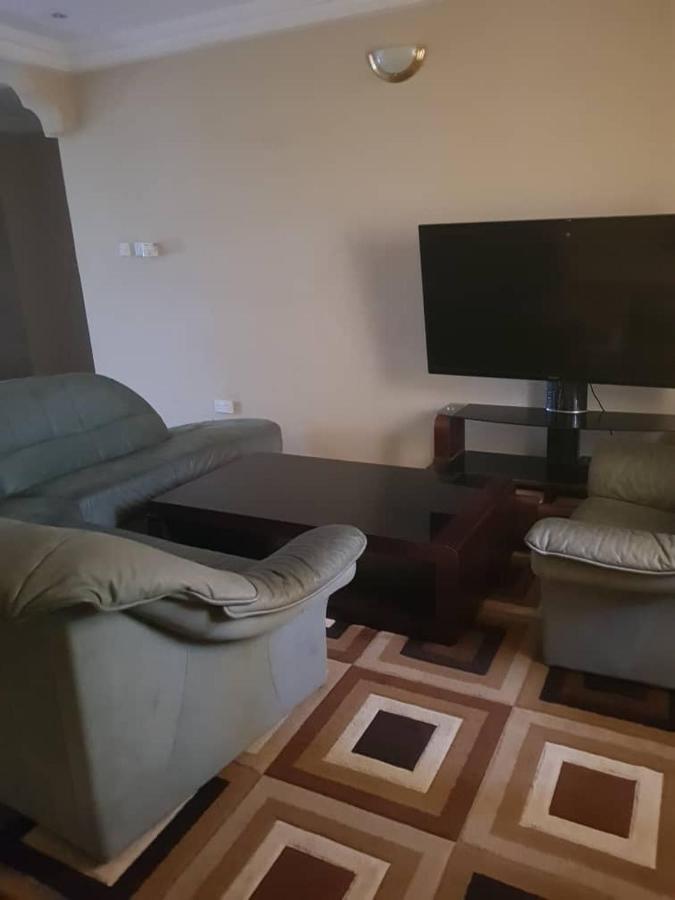 Touray Guest House Old Yundum Екстер'єр фото