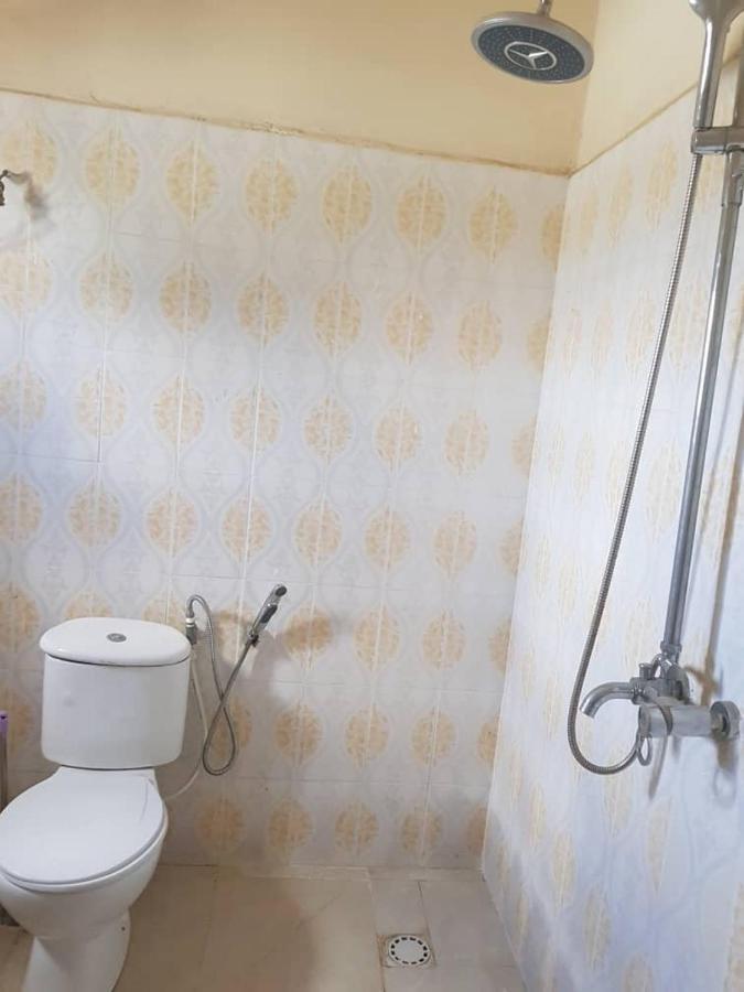 Touray Guest House Old Yundum Екстер'єр фото