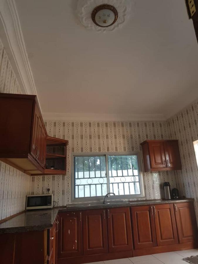 Touray Guest House Old Yundum Екстер'єр фото